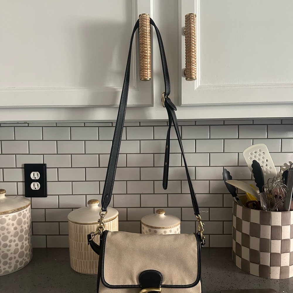 Coach Cream and Black Crossbody Bag with Gold C-Clasp - Picture 4 of 8